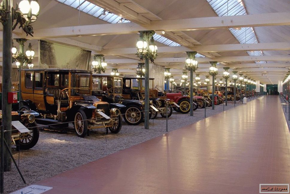 Muzeum retro automobilů v Mulhouse