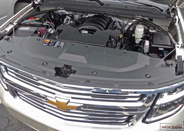 Двигатель Fotografie Chevrolet Suburban 2014