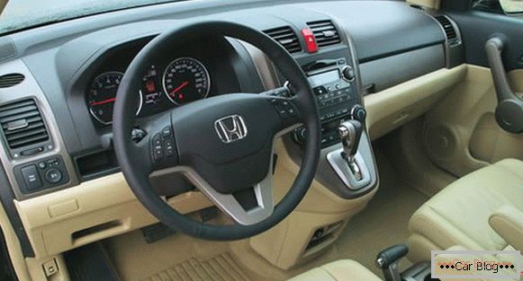 Honda CR-V se může pochlubit každým detailním promyšleným interiérem