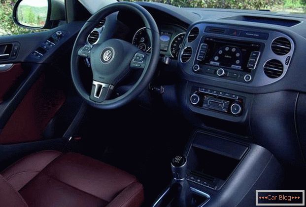 Uvnitř Volkswagen Tiguan