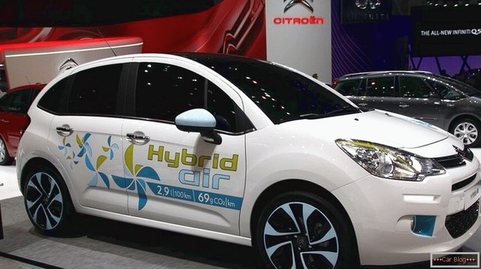 Citroën hybridní vůz