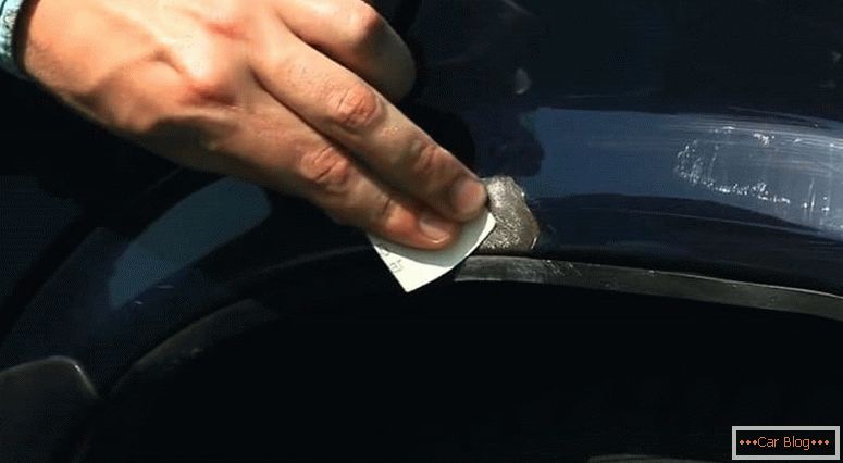 Místní ремонт сколов и царапин на кузове автомобиля