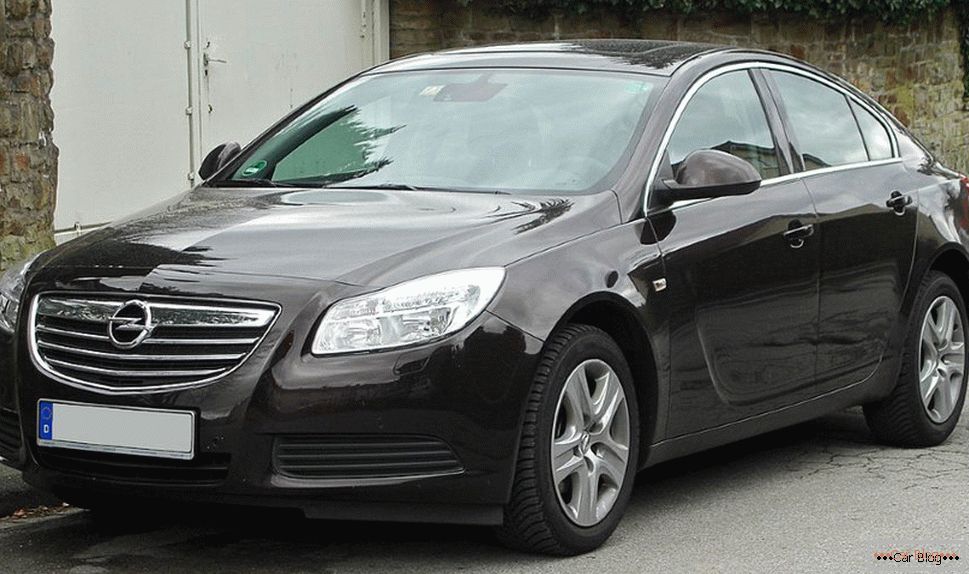 Opel Insignia sedan střední třídy