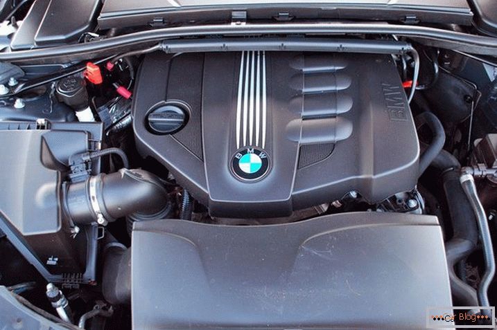 moderní motor BMW