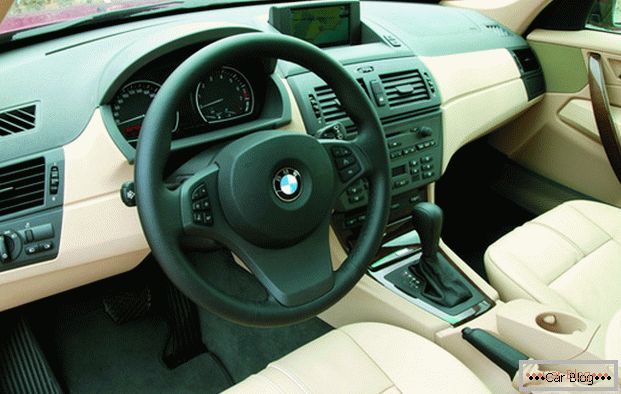 Interiér automobilu BMW X3