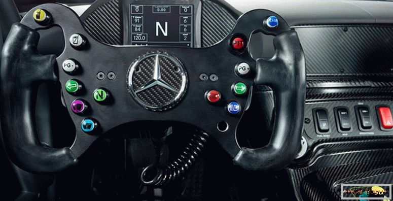 Řízení vozu Mercedes-AMG GT4