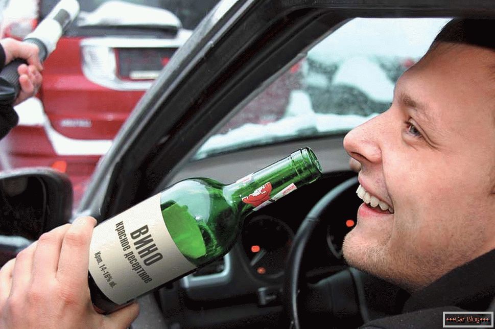 Пьяным водителям придется выкупать свое авто со штрафстоянок