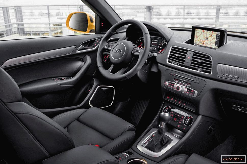 Audi Q3 interiér