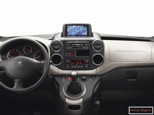 V kabině vozu Peugeot Partner je překvapující kvalita