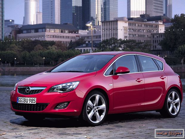 Komfort a praktičnost - charakteristické rysy automobilu Opel Astra
