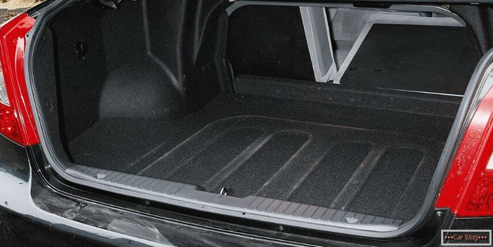 Chevrolet Lacetti zavazadlový prostor