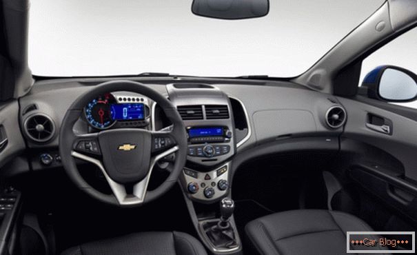 Interiér modelu Chevrolet Aveo implementoval mnoho návrhových řešení.