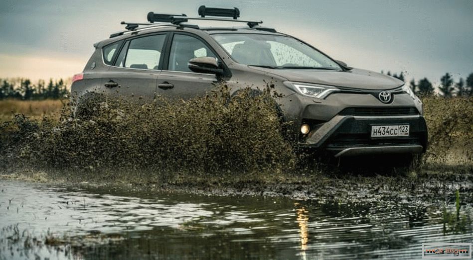 Toyota начала продавать в России спецверсию RAV4 Dobrodružství